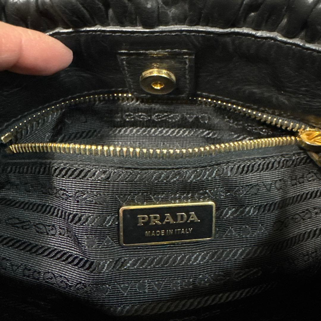 PRADA ブラック バッグ レザー