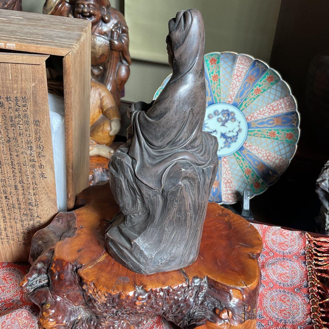 備前伊部焼巖上腰掛観音像　今まで見た事無い繊細な造り　大幅値下げ