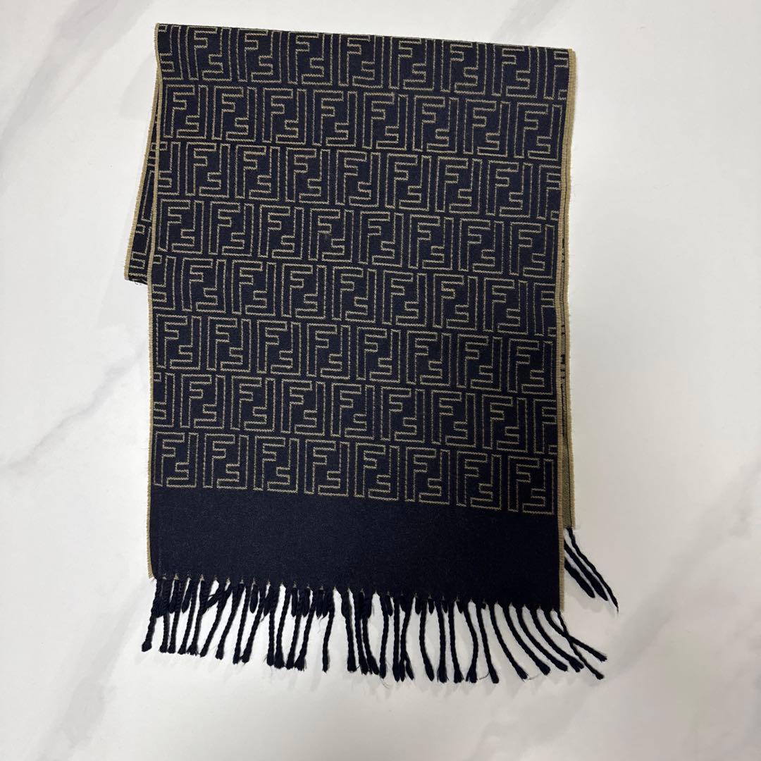 フェンディマフラー