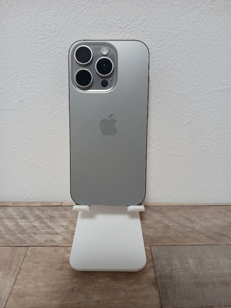 iPhone 16 Pro ジャンク品 / 部品取り・修理用*画面割れ・起動不可