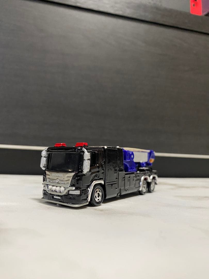 トミカ　スカニアレッカー車