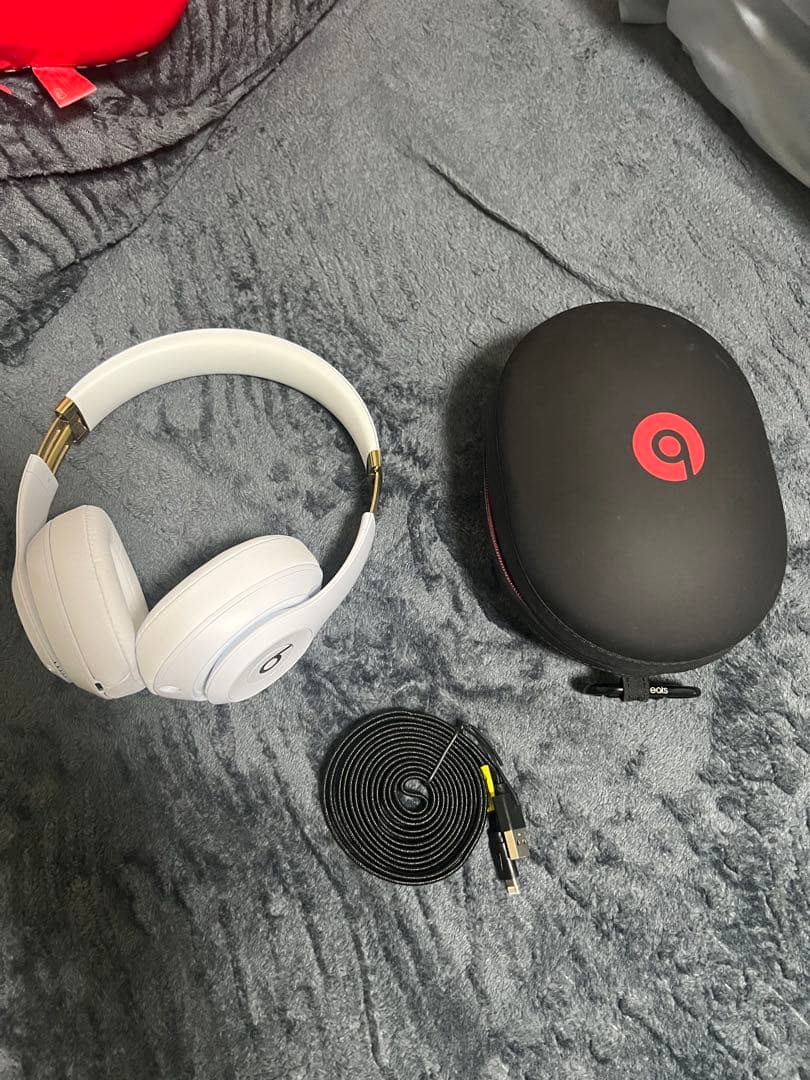 ヘッドフォンで