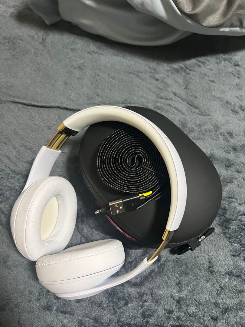 ヘッドフォンで