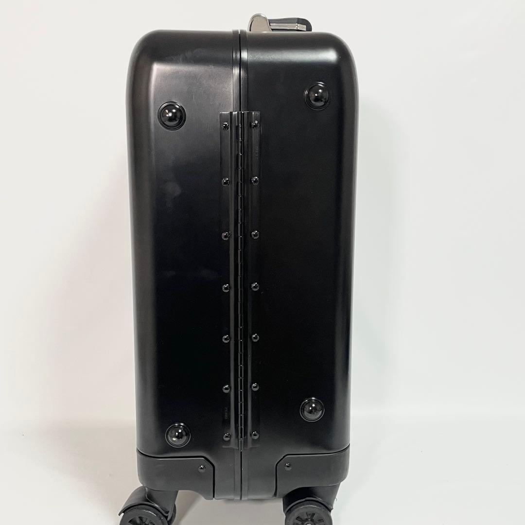 ゼロハリバートン　アルミキャリーケース　ブラック