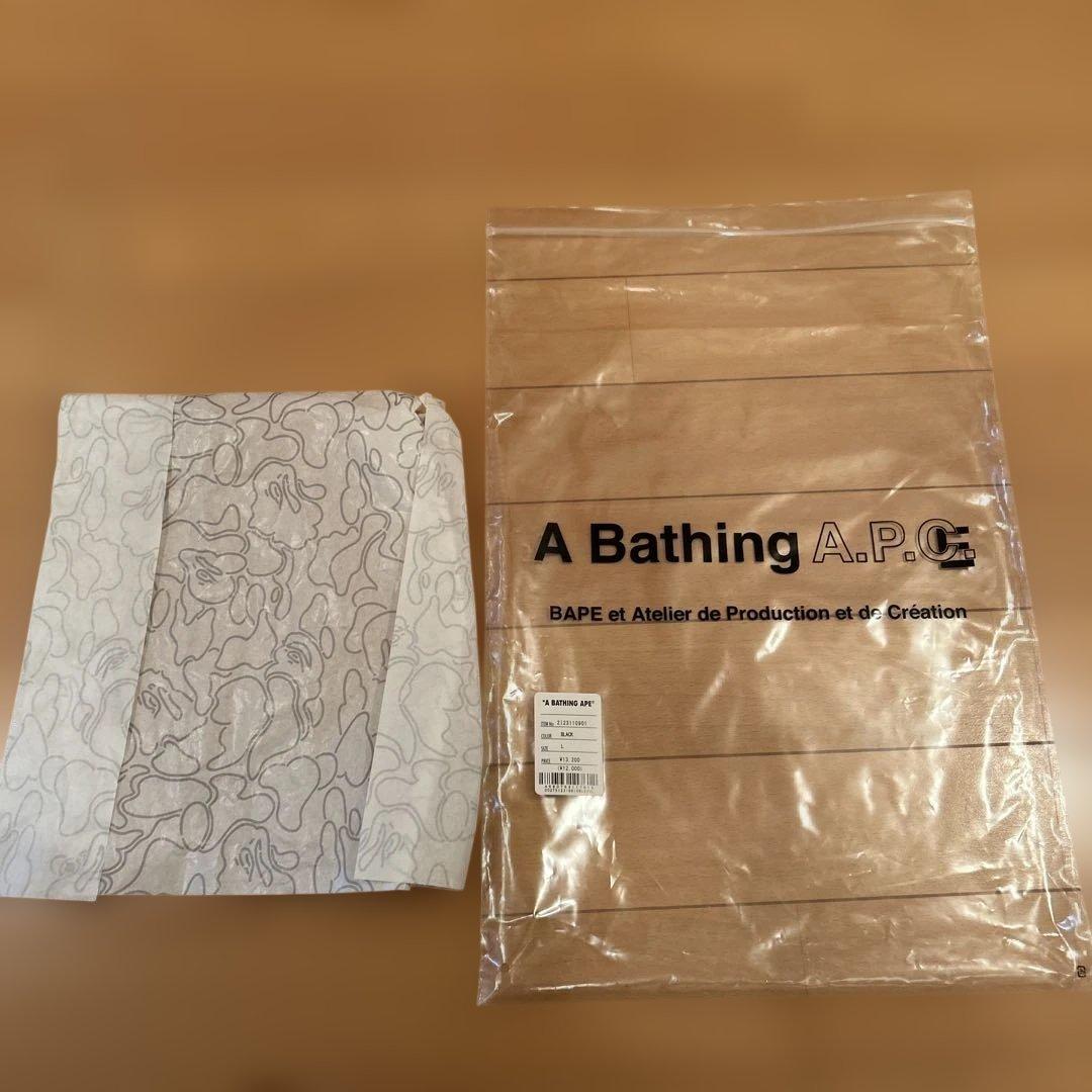 ま　A Bathing APE × A.P.C. ブラックTシャツ