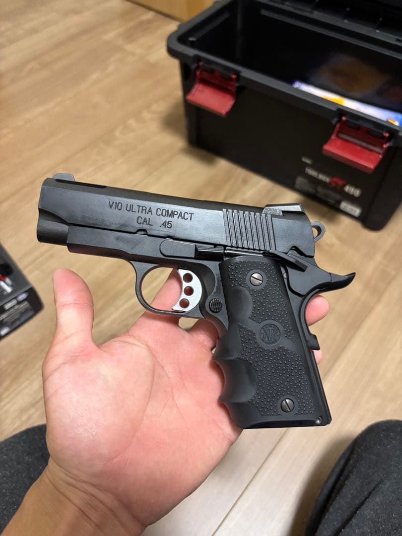 V10 ウルトラコンパクトのガスハンドガン　美品