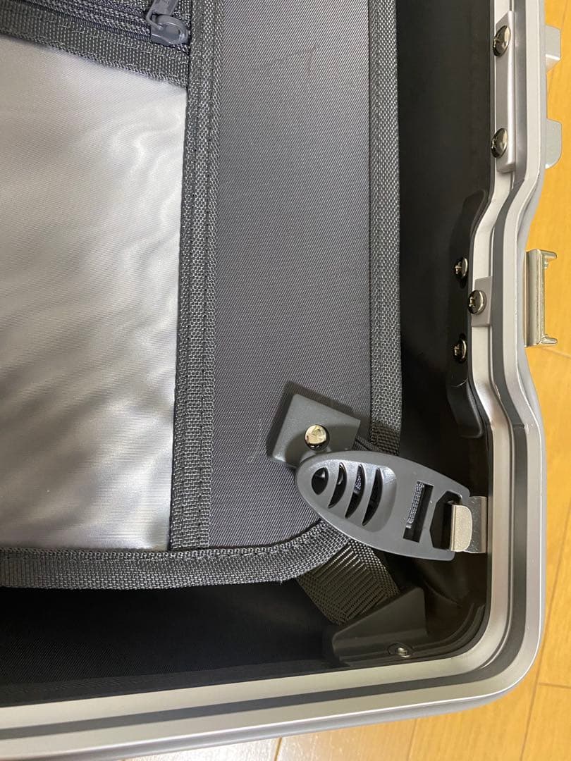 リベティキャリーケースSサイズ 新品未使用　純正カバー&キャスターカバー付