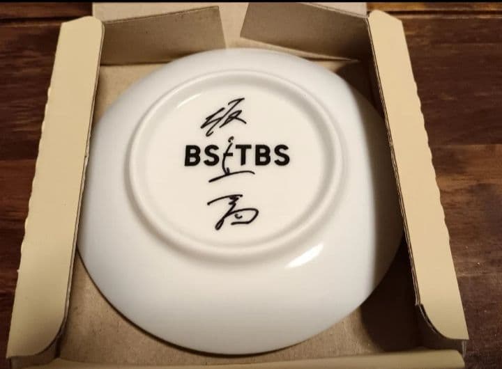 レア 当選品 新品 未使用 町中華で飲ろうぜ 番組 坂ノ上茜 サイン入り 豆皿