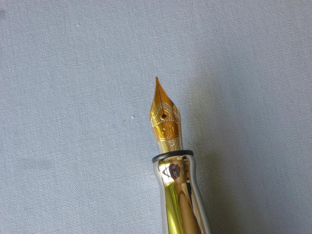 ottohutt　D06　Shine Lilac Platinum