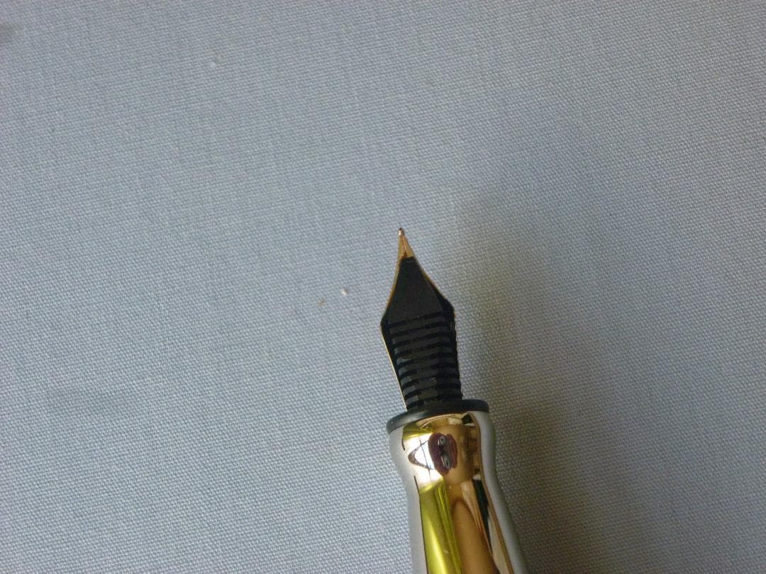 ottohutt　D06　Shine Lilac Platinum