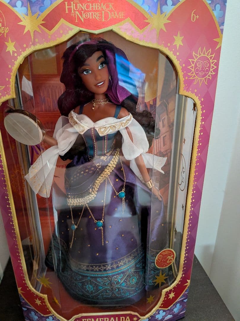 エスメラルダ フィギュア ノートルダムの鐘 ディズニー　リミテッドドール　ドール