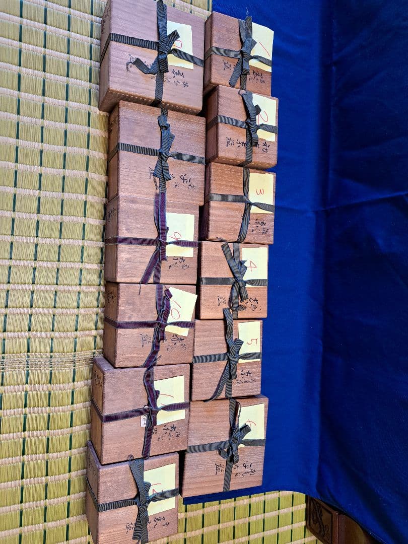 九代大樋長左衛門　12ヶ月茶碗　12客