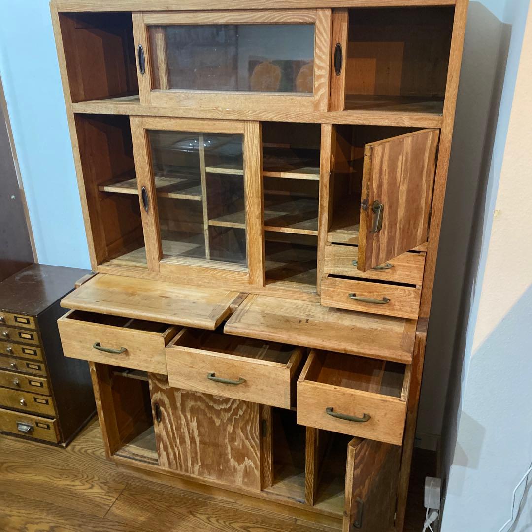 《値下げしました》昭和レトロ　アンティーク木製収納棚 ガラス扉付き