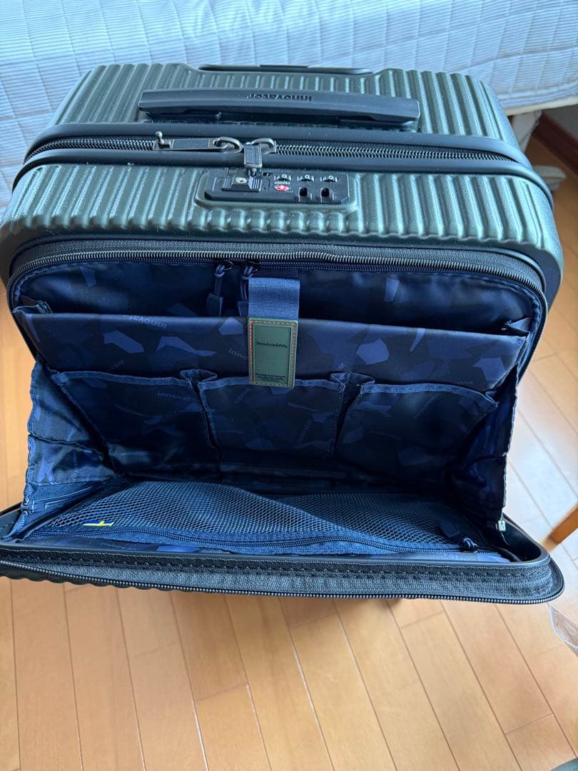 新品【イノベーター】スーツケースEXTREME INV60 62L TSAロック