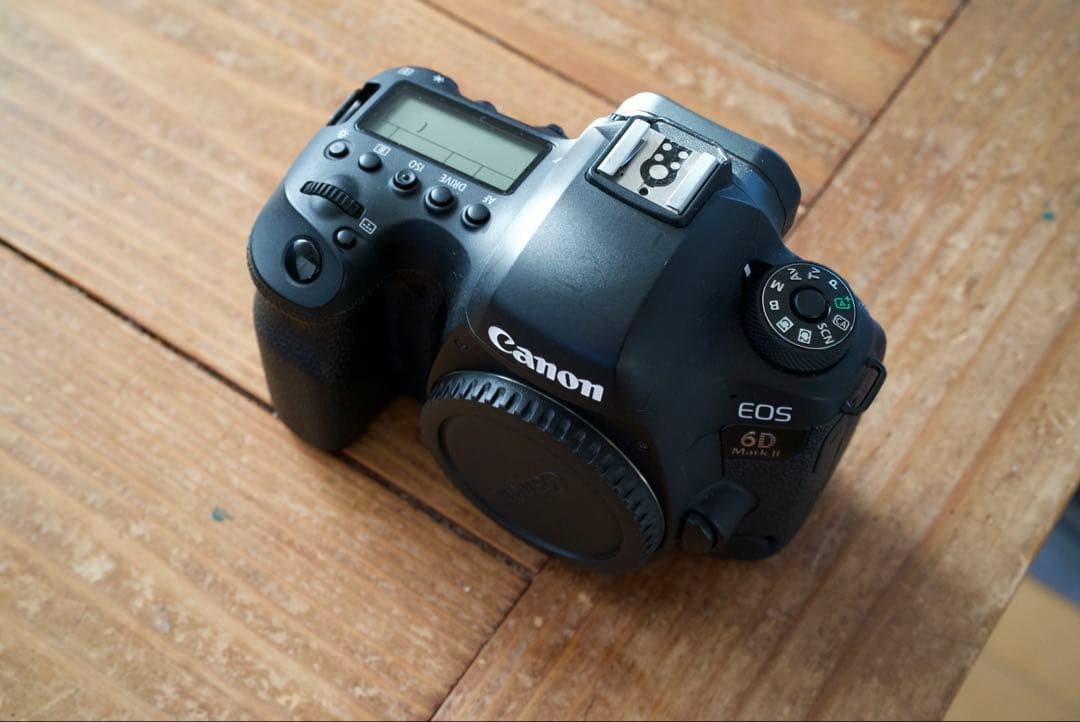 野*中様 中古　Canon EOS 6D mark II本体 バッテリー2個　チ
