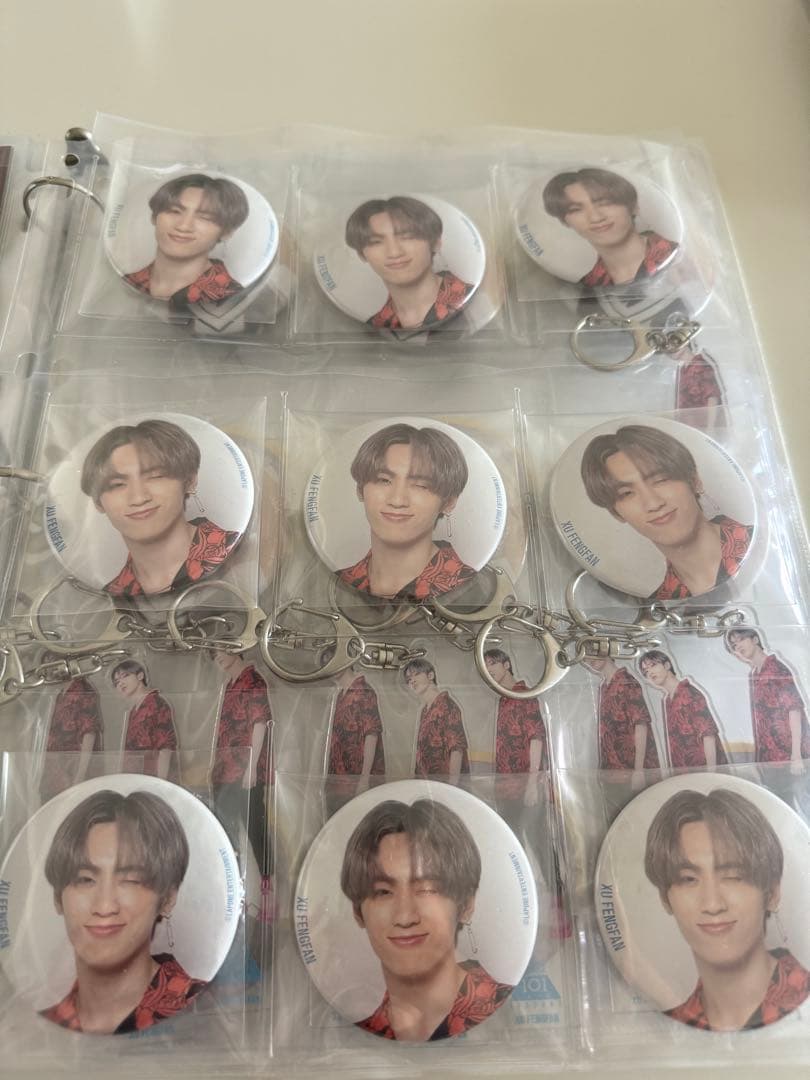 許豊凡　トレカ　缶バッチ　アクキー