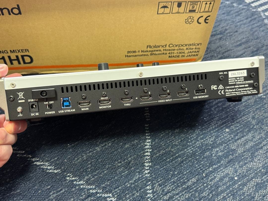 Roland VR-1HD 配信セット（マイク・カメラ付き）期間値下げ中