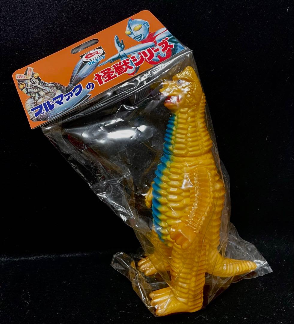 プレミアムバンダイ限定　ブルマァク　レッドキング　黄色成型　ウルトラマン　未開封