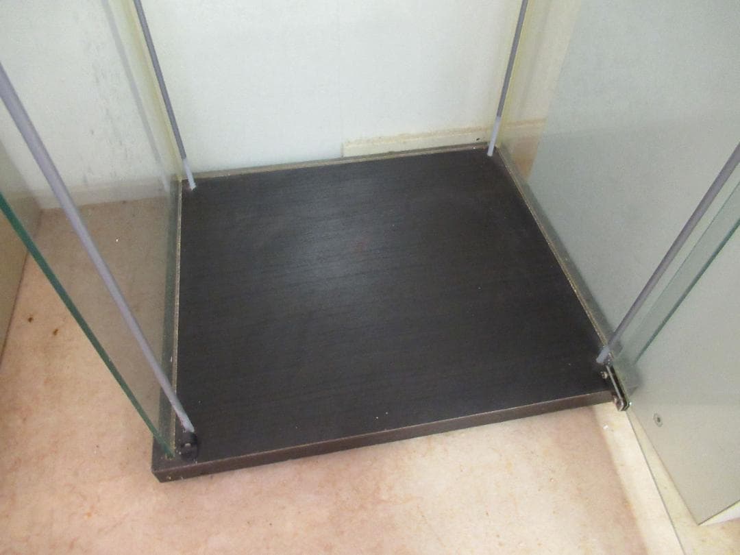 ガラスケース IKEA イケア DETOLF デトルフ 4段 匿名配送 送料込