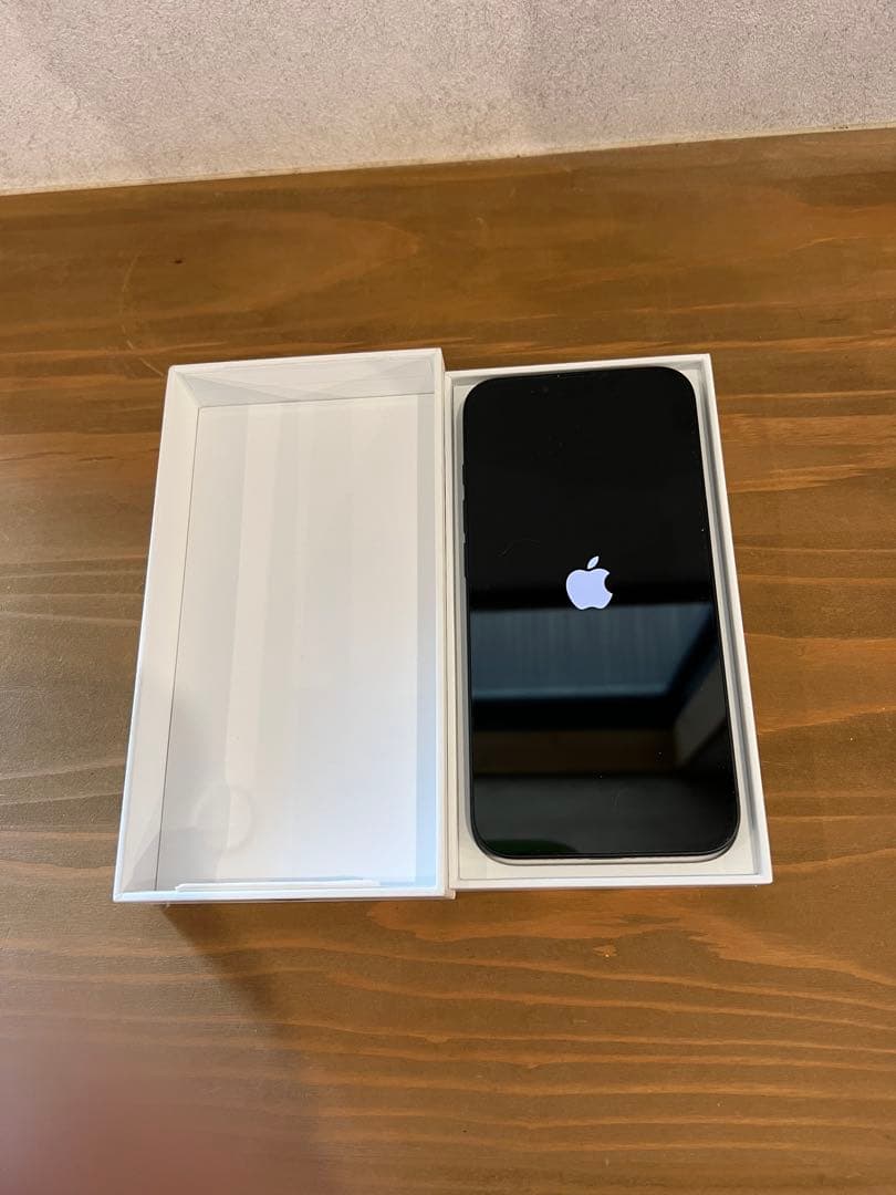 iPhone 16eブラック