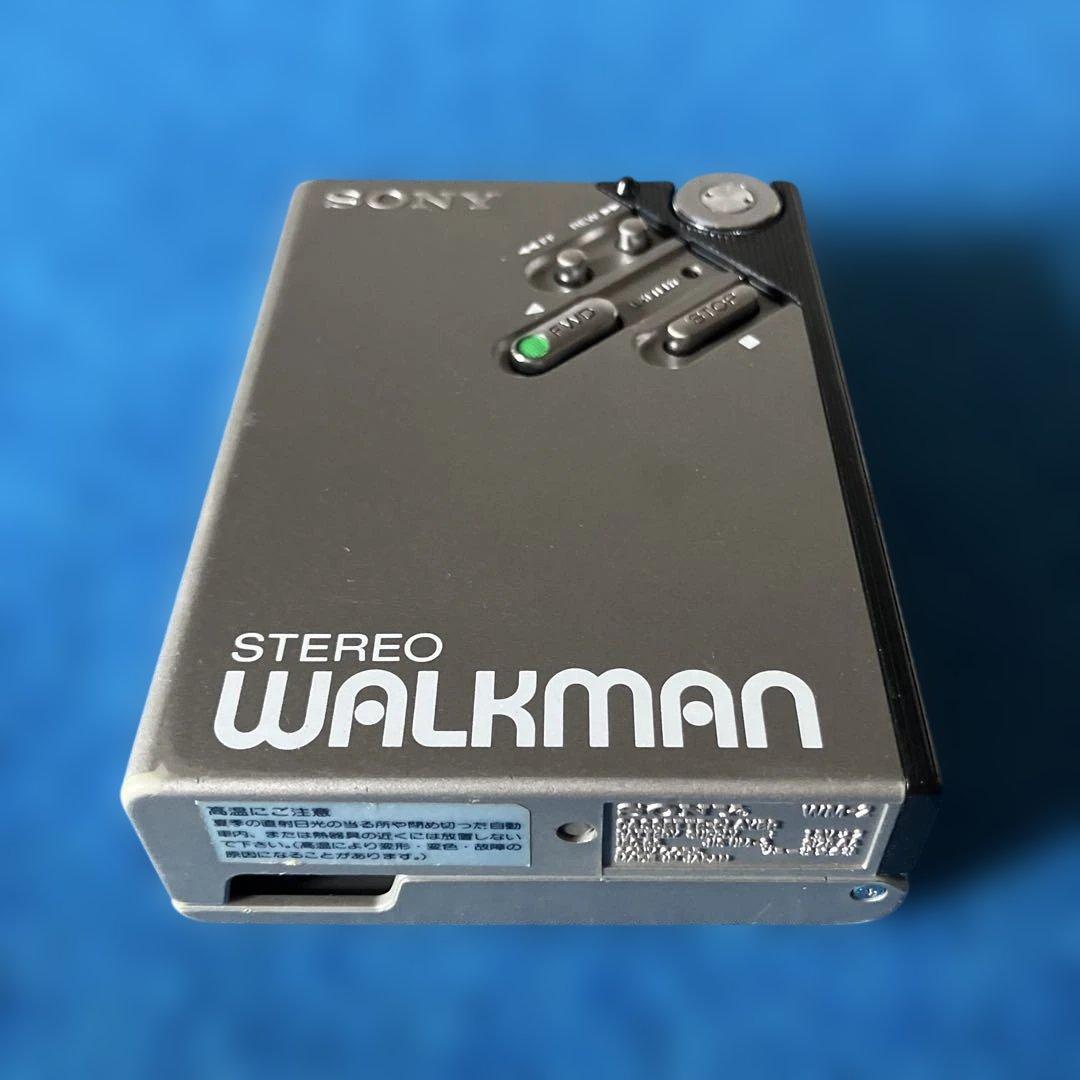 昭和レトロSONYカセットウォークマン1981年2月発売WM-2シルバー！