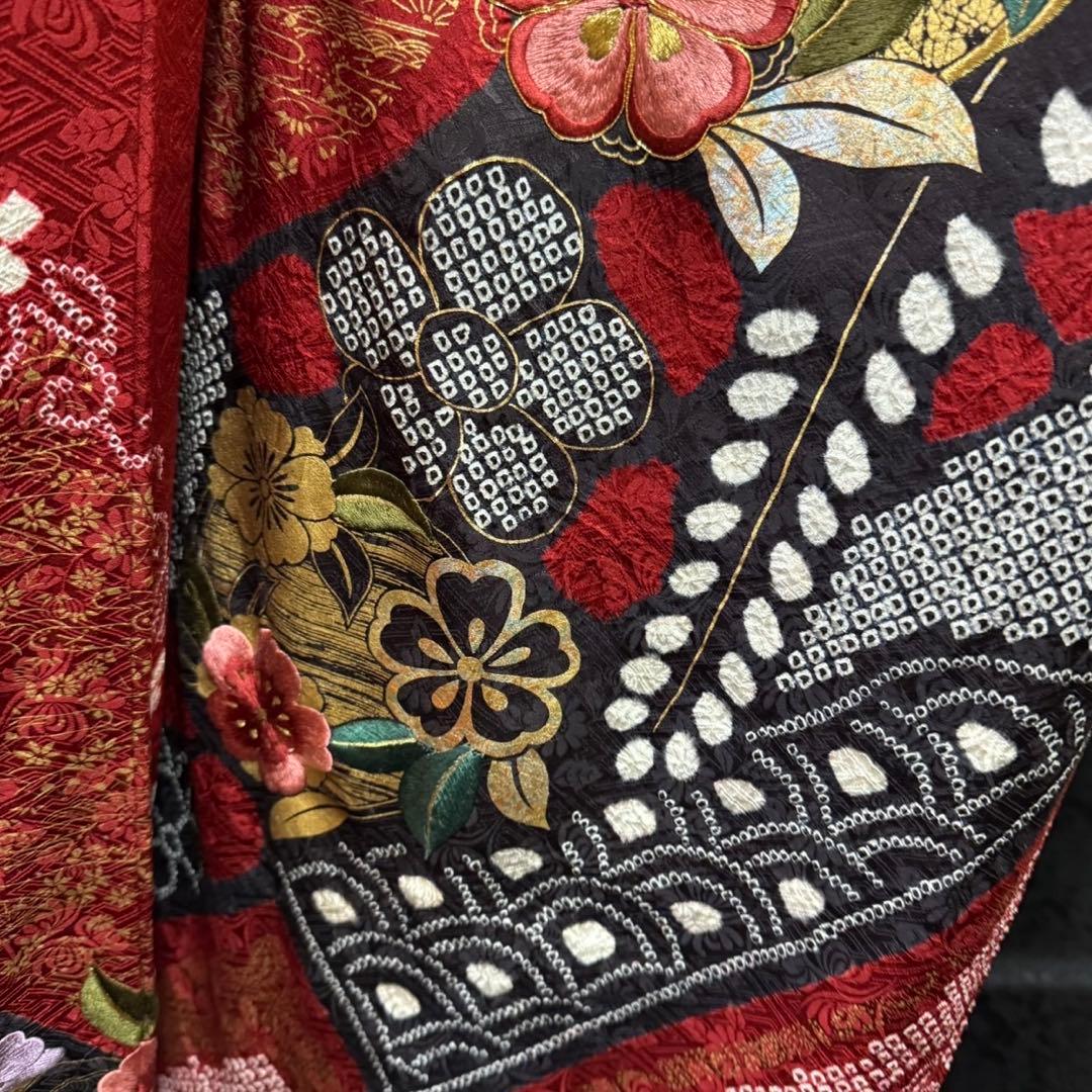 美品　絞り　地紋　金彩　鬘帯花文　花刺繍　逸品　フルセット　振袖　振り袖