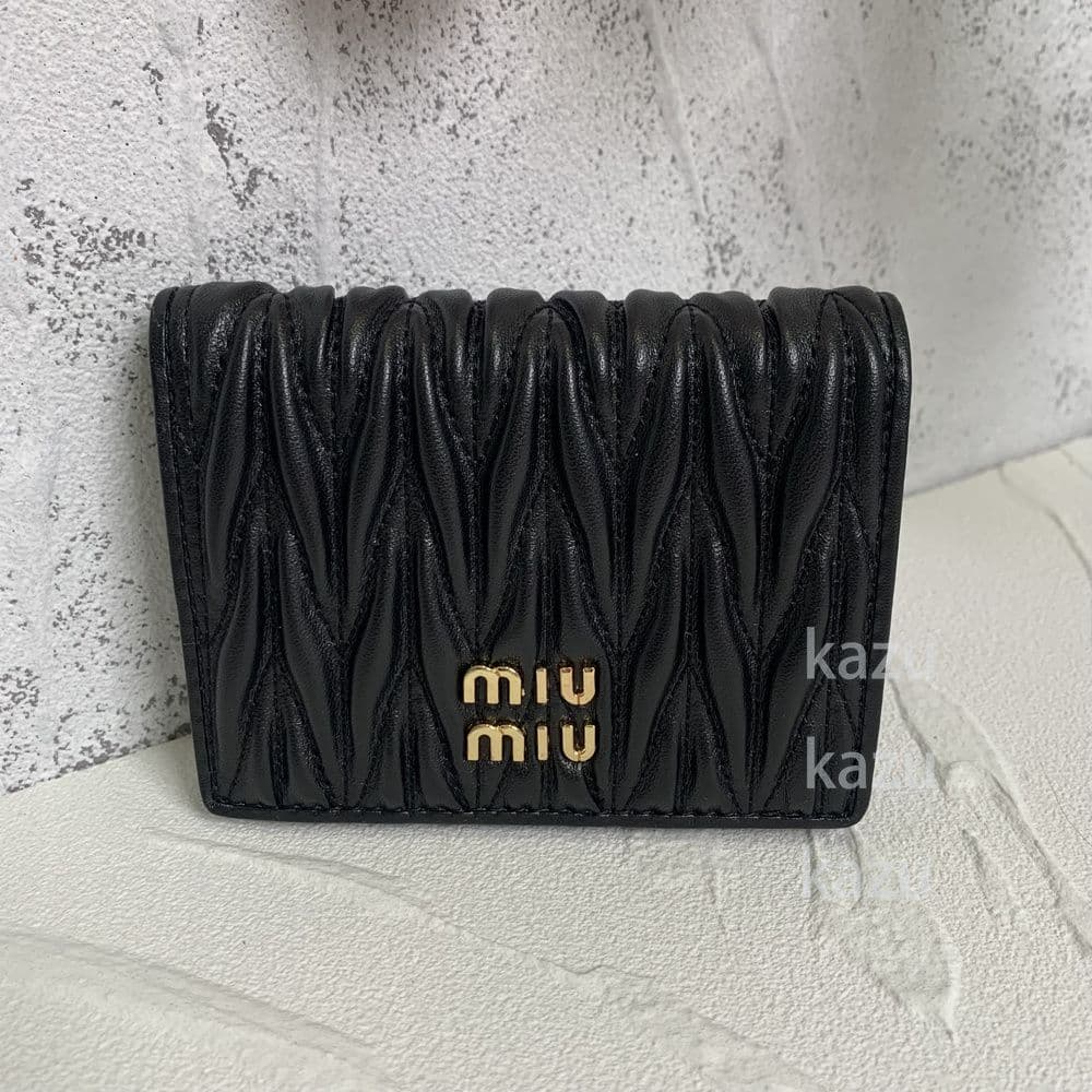 ミュウミュウ マテラッセ 二つ折り財布 ブラック