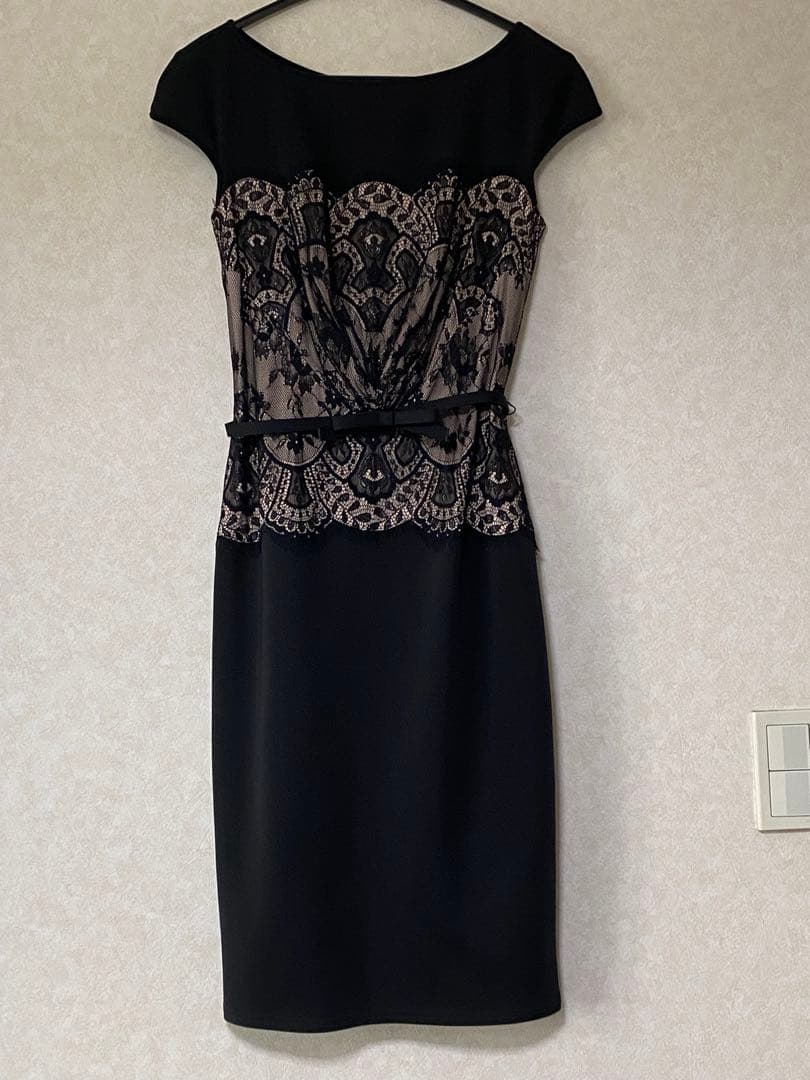 【TADASHI SHOJI】 レース装飾付きブラックタイトドレス