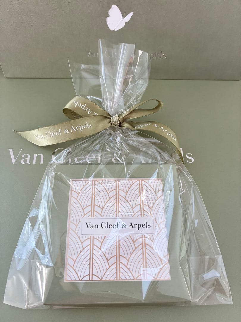 Van Cleef & Arpelsヴァンクリーフアーペル　ペルレリング　52