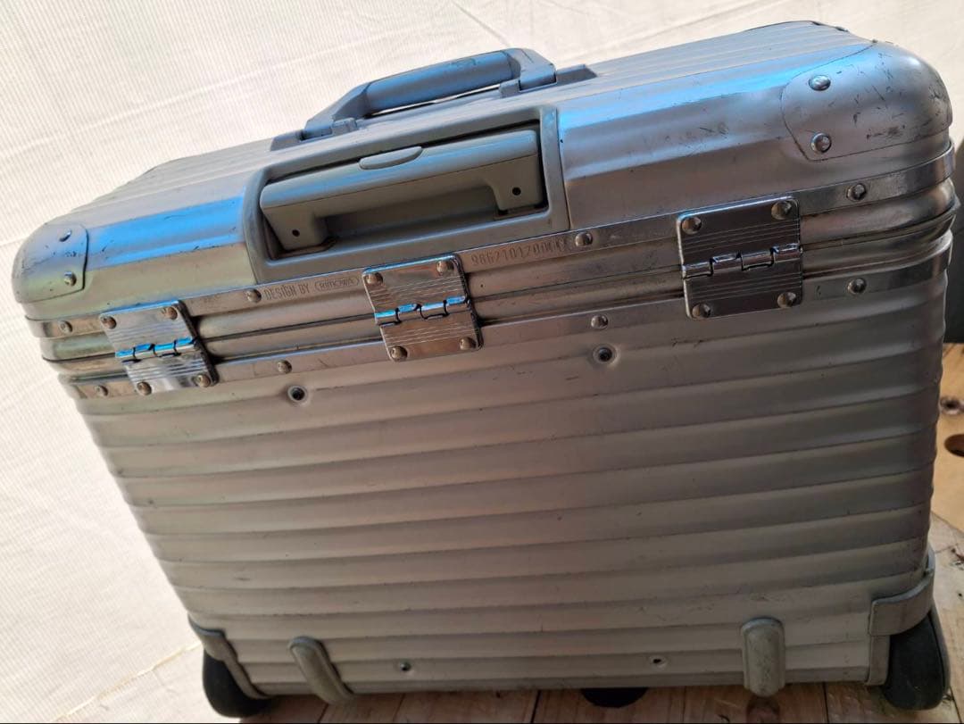 リモワ　トパーズ　パイロット　トロリー二輪