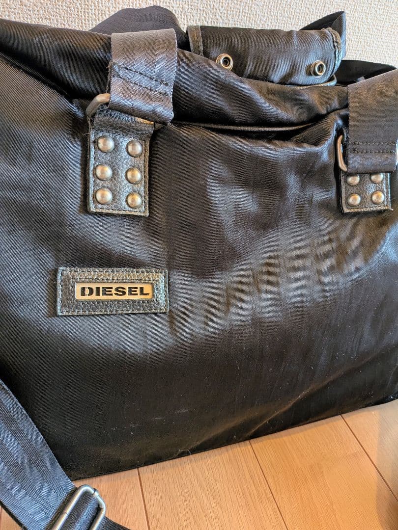 美品 DIESEL スタッズ付きボストンバッグ ブラック 旅行用 手提げ 黒