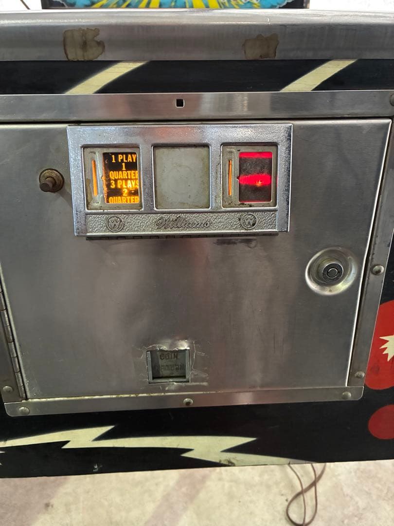 ピンボールマシン カラフルアート