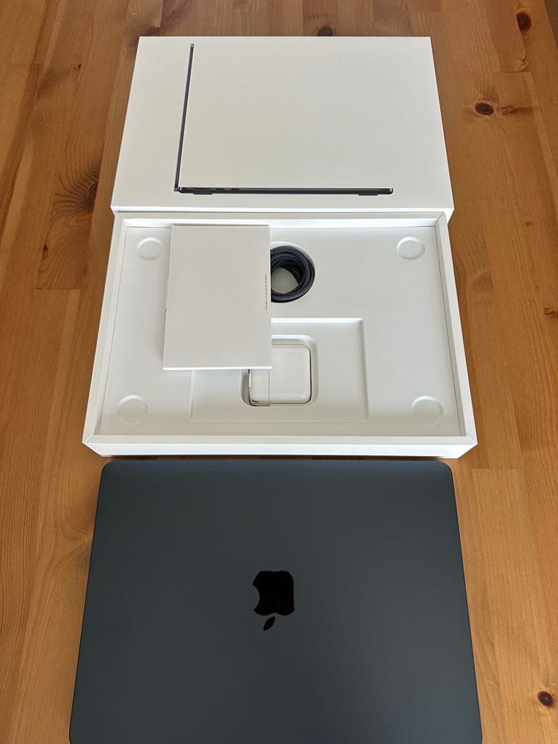 MacBook Air 13.6インチ 2022 M2 8GB ミッドナイト