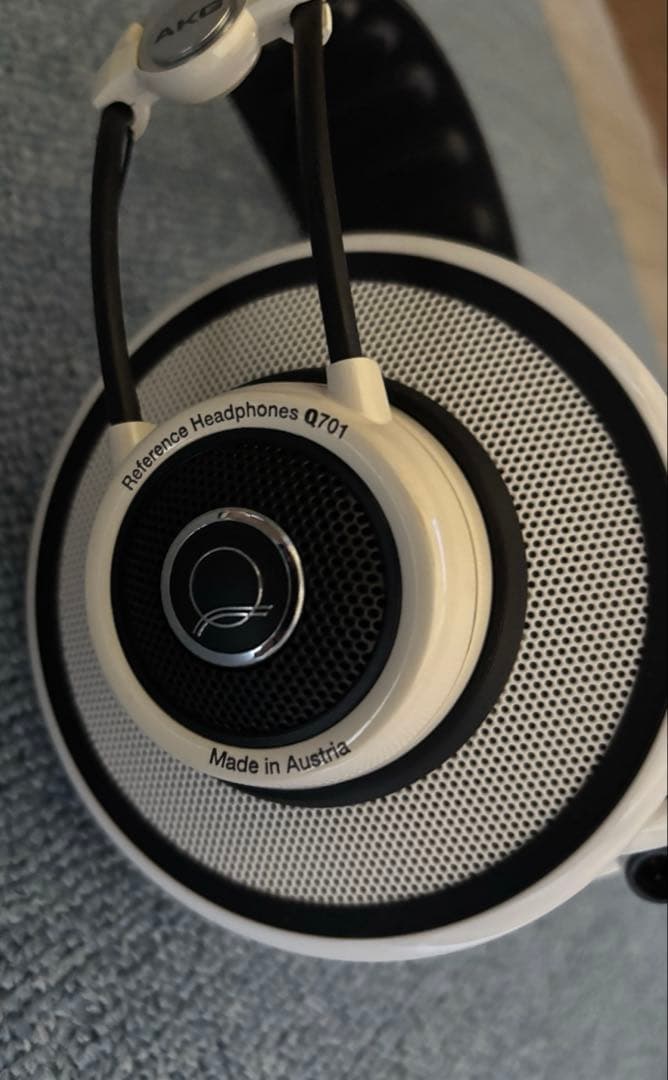 【オーストリア生産完了品】プレミアムヘッドホン　AKG Q701WHT