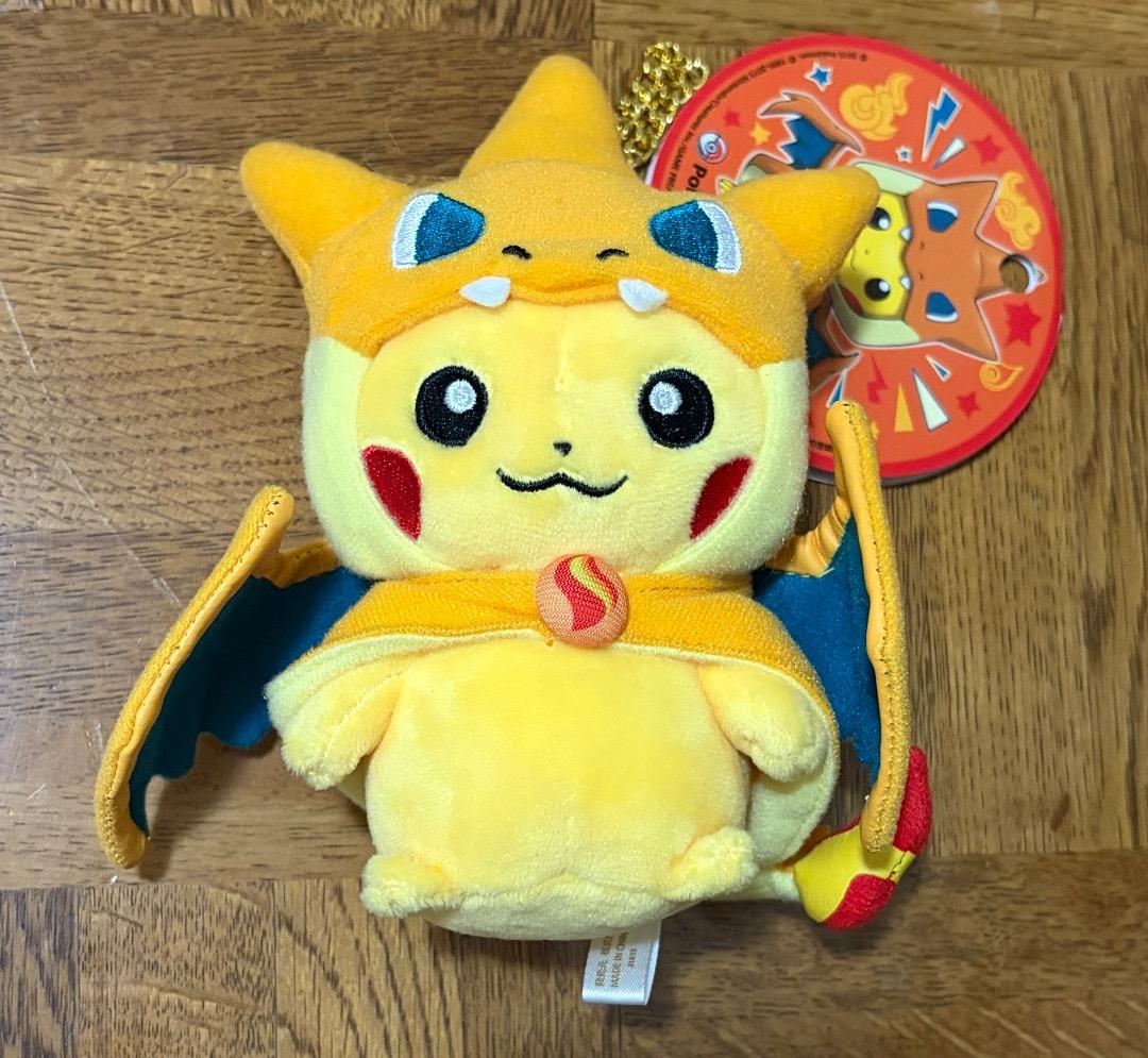 タグ付き ポケモン メガリザードンYのポンチョを着たピカチュウ マスコット