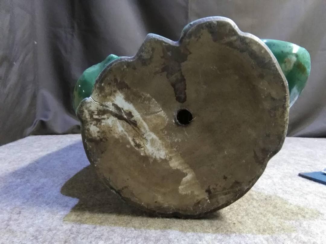 実家の蔵出し品　迫力特大　緑色の釉薬が美しい大きな仙人の置物　作家在銘品