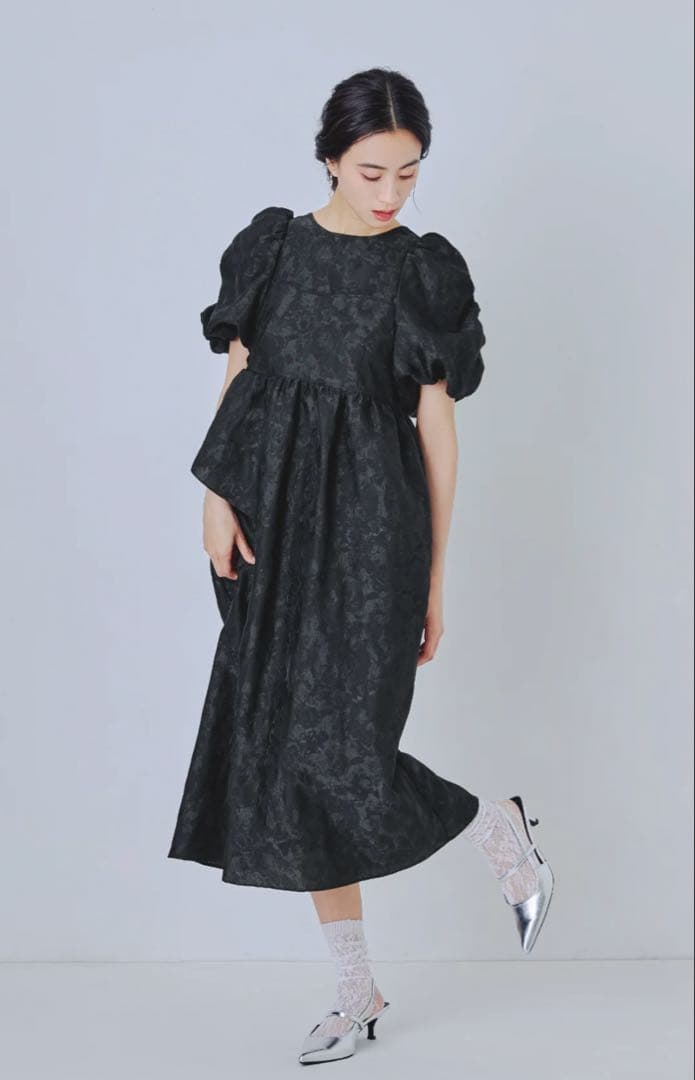 アンドレスド　バブルスリーブジャガードドレス