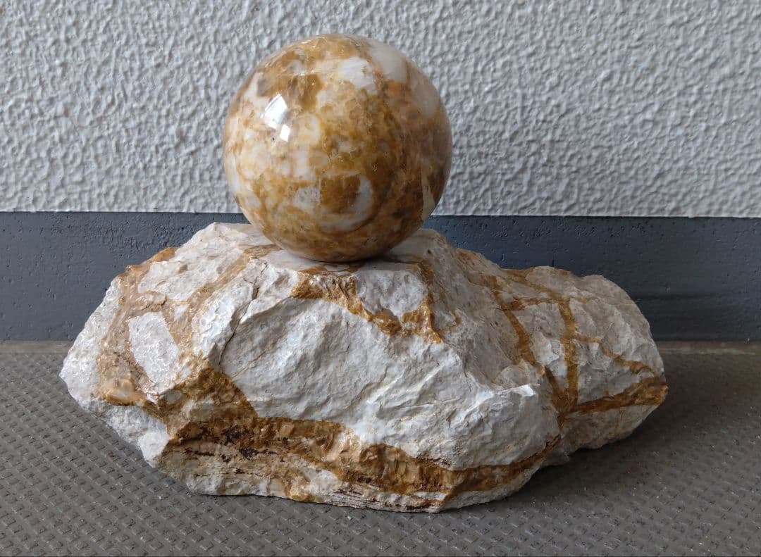 天然石　パワーストーン　ボールと台座　イエローストーン