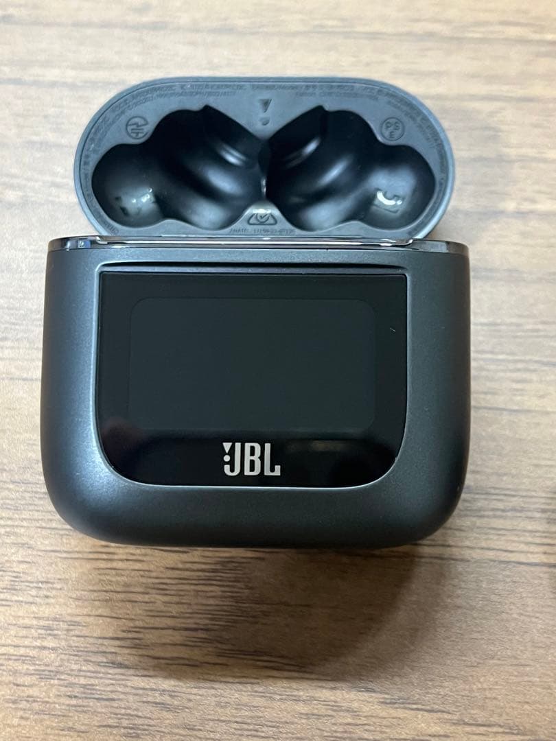 JBL ワイヤレスイヤホン 充電ケース付き ブラック　右耳のみ　箱あり