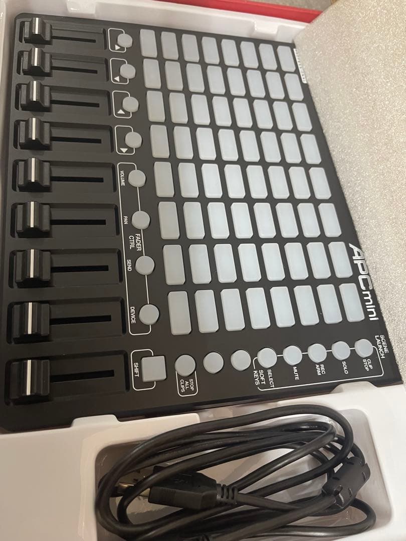 AKAI APC mini MIDIコントローラー