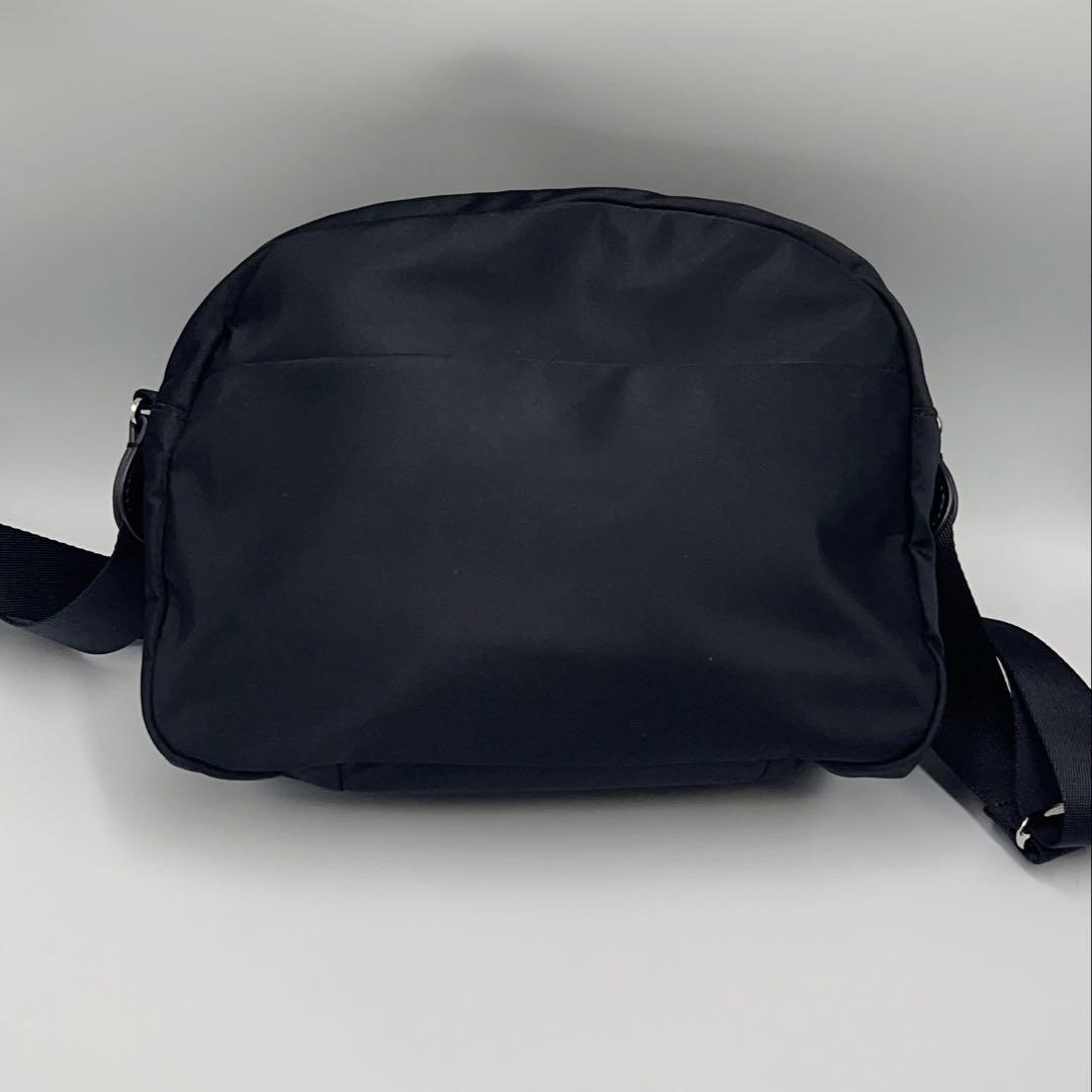 美品✨agnes b.アニエスベー　ナイロン　ショルダーバッグ　黒　ブラック