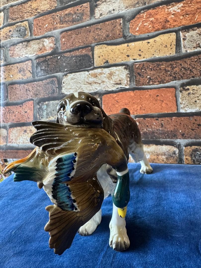 陶器製　犬の置物