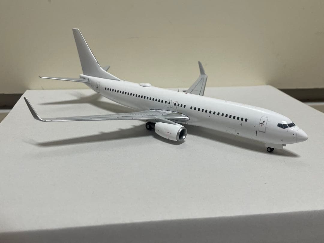 JcWings 1/200 B737-800 ホワイトブランク BK1067