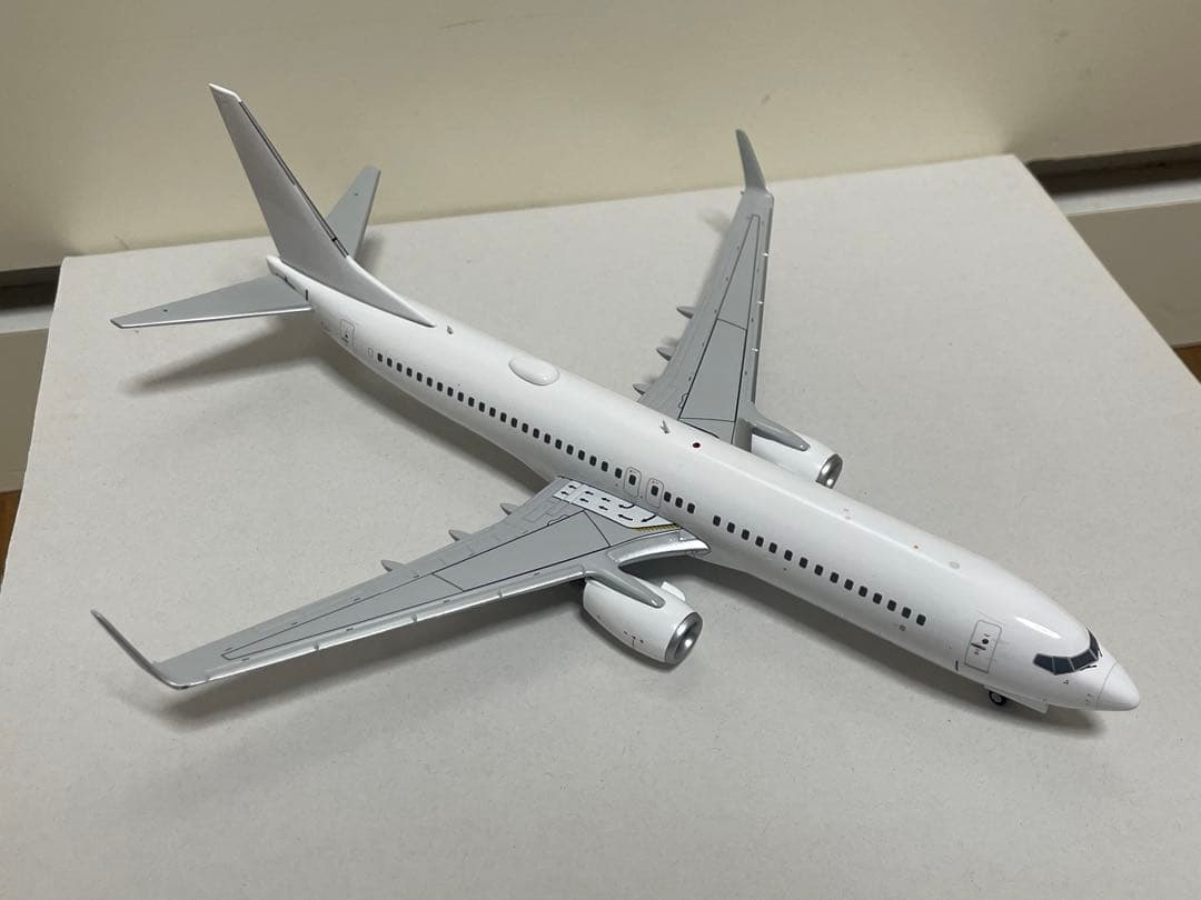 JcWings 1/200 B737-800 ホワイトブランク BK1067