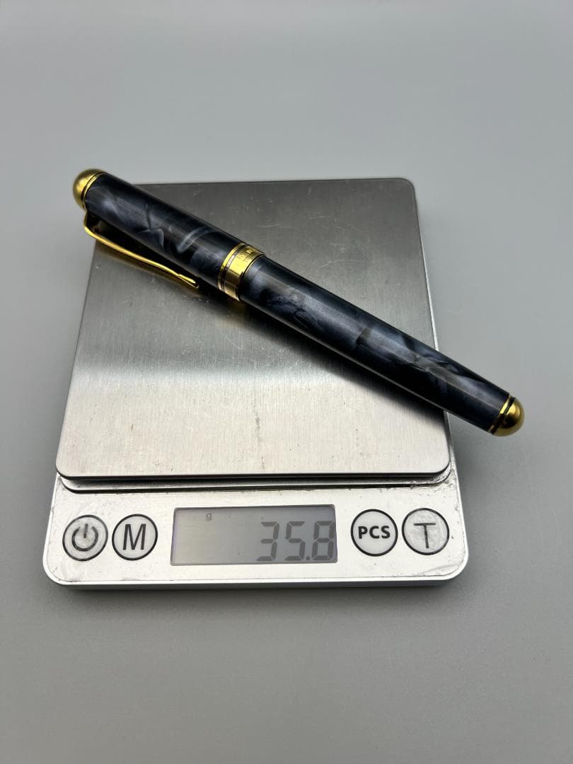 高級セルロイドの魅力！滑らかな質感！ 老舗ブランド 稀少14K 万年筆 英雄