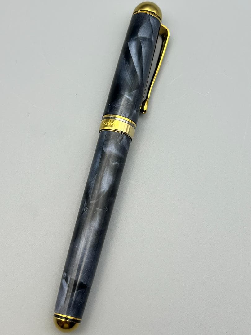 高級セルロイドの魅力！滑らかな質感！ 老舗ブランド 稀少14K 万年筆 英雄