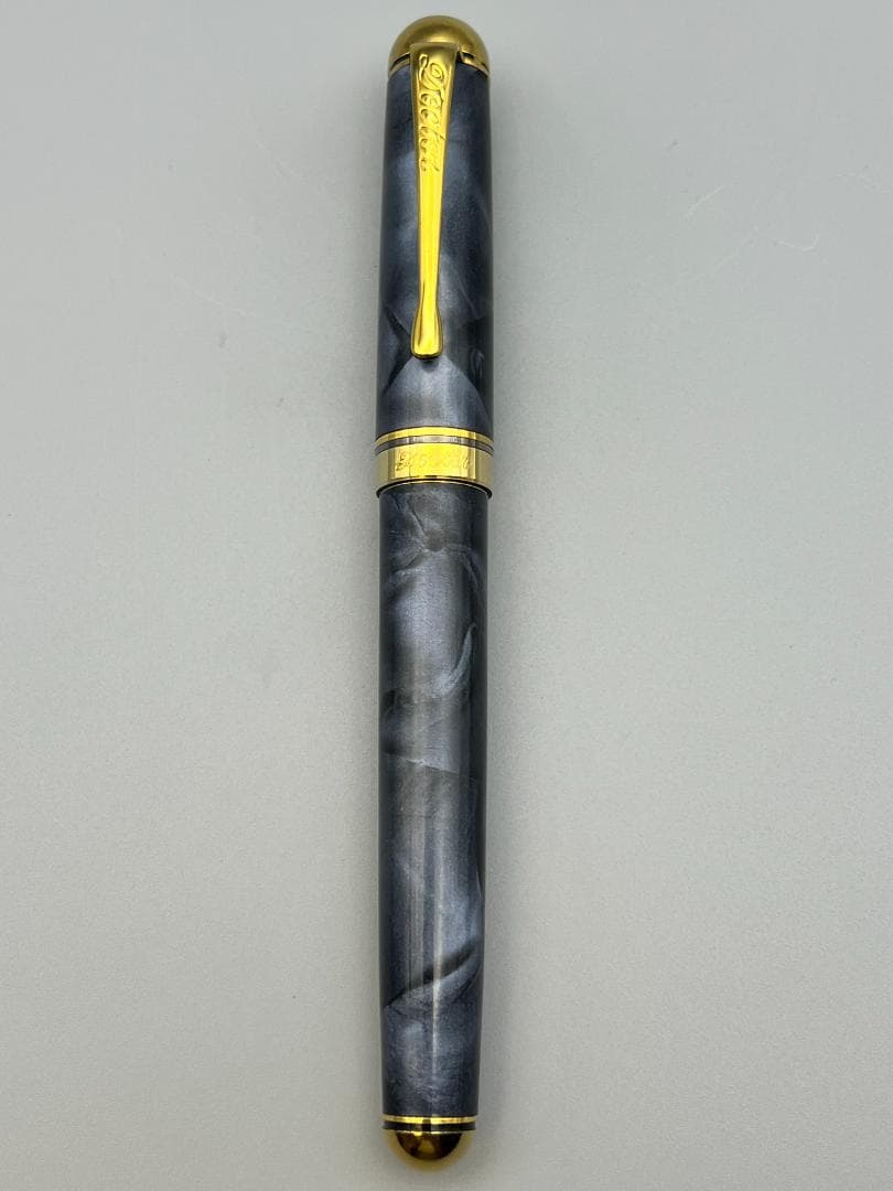高級セルロイドの魅力！滑らかな質感！ 老舗ブランド 稀少14K 万年筆 英雄