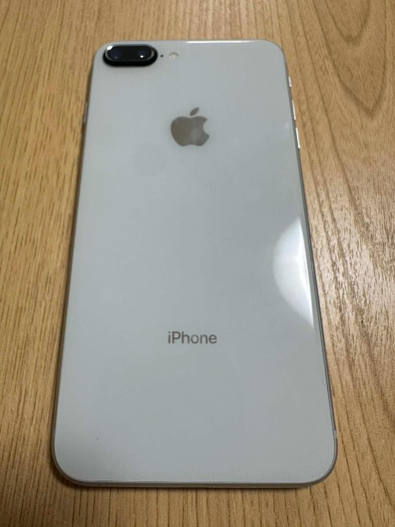 iPhone 8 Plus ホワイト 本体