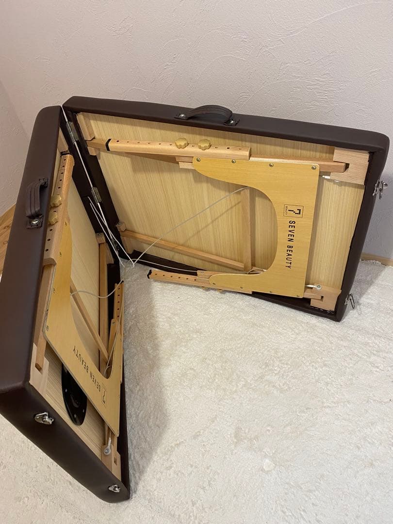 軽量 折りたたみ マッサージベッド 木製・有孔 チョコレート