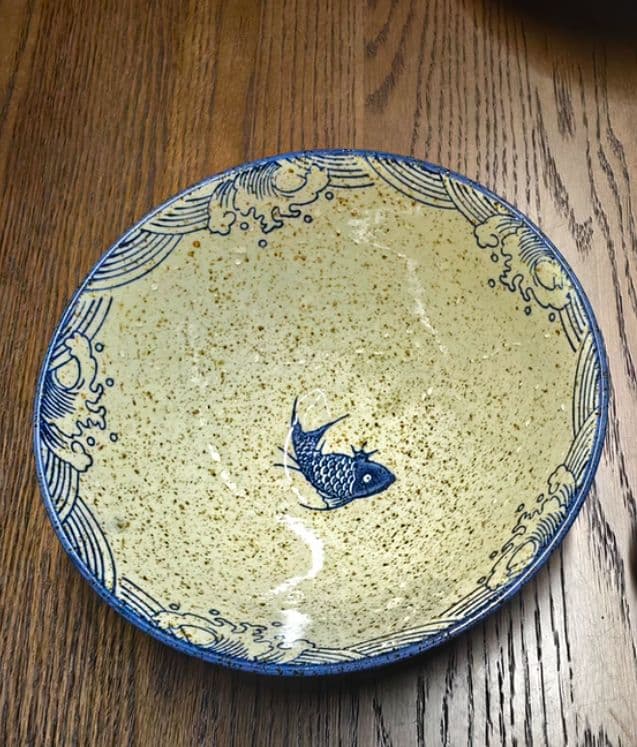 青い魚のデザイン 陶器ボウル